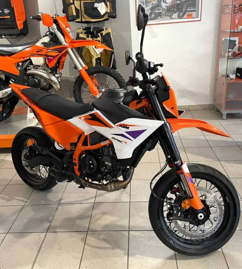 KTM 390 SMC R (2025 - 26) (2)