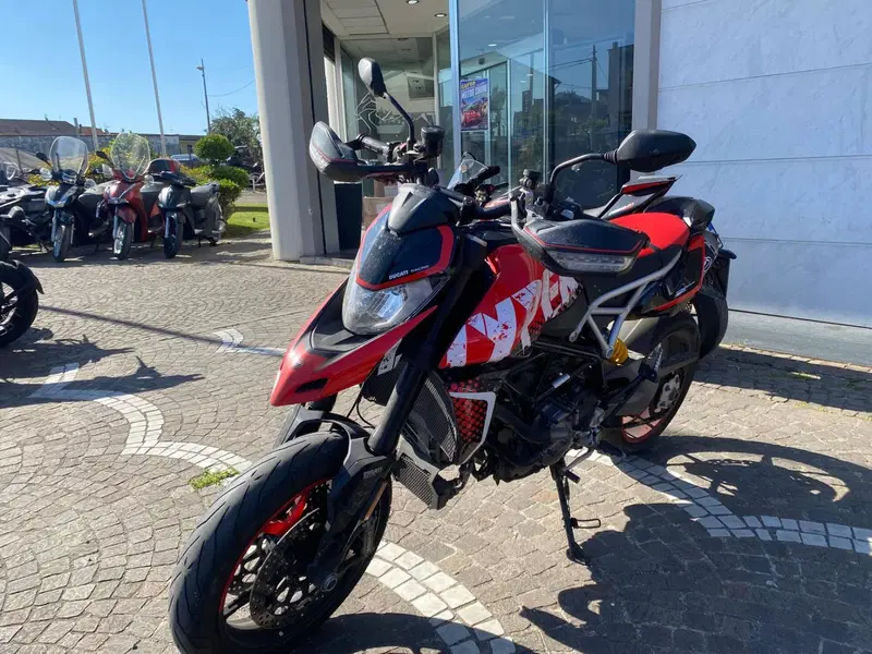 Ducati Hypermotard 950 RVE (2020) (4)