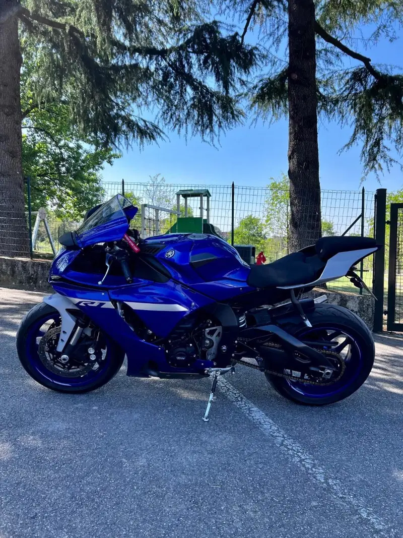 Yamaha YZF R1 (2020 - 25) (5)