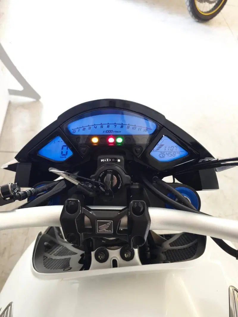 Honda CB 1000 R ABS (2011 - 17) (4)