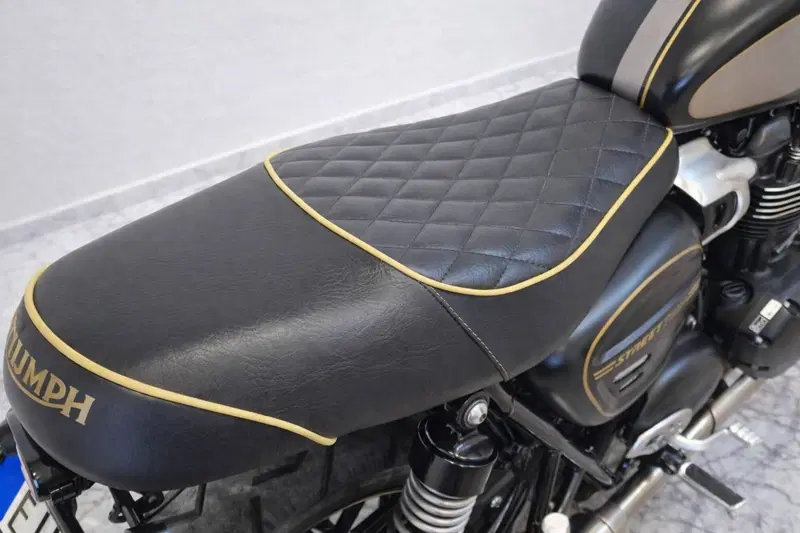 Triumph Street Twin 900 (2021 - 22) (9)
