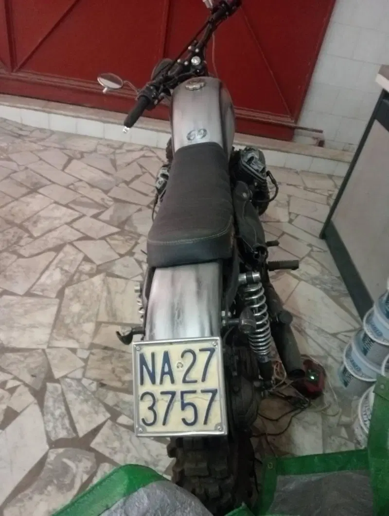 Moto Guzzi V50 (7)