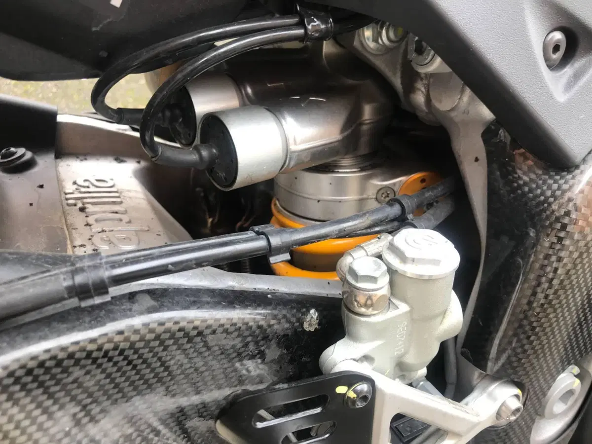 Aprilia Tuono V4 Factory (2019 - 20) (7)