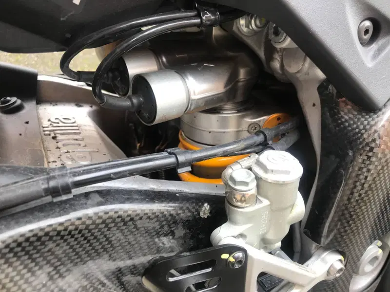 Aprilia Tuono V4 Factory (2019 - 20) (7)