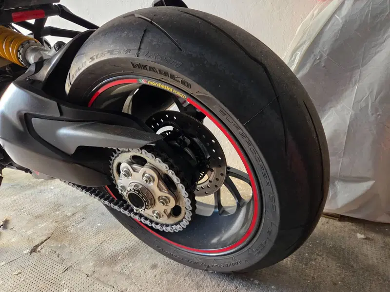 Ducati Monster 1200 R (2016 - 19) (4)