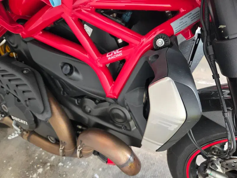 Ducati Monster 1200 R (2016 - 19) (9)