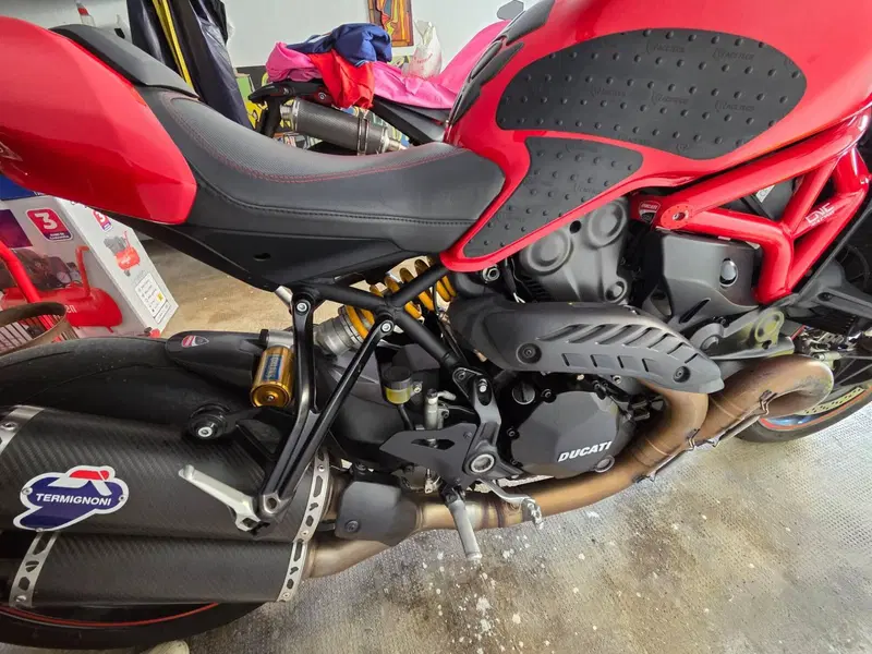 Ducati Monster 1200 R (2016 - 19) (11)