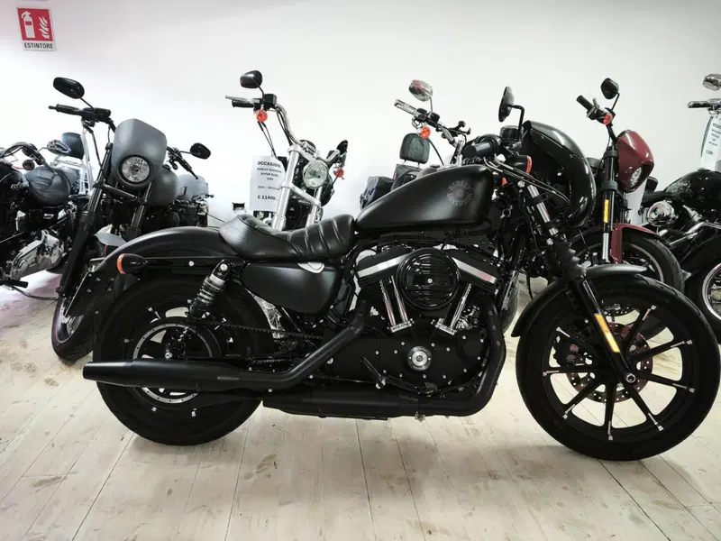 Harley-Davidson 883 Iron (2017 - 20) - XL 883N (4)