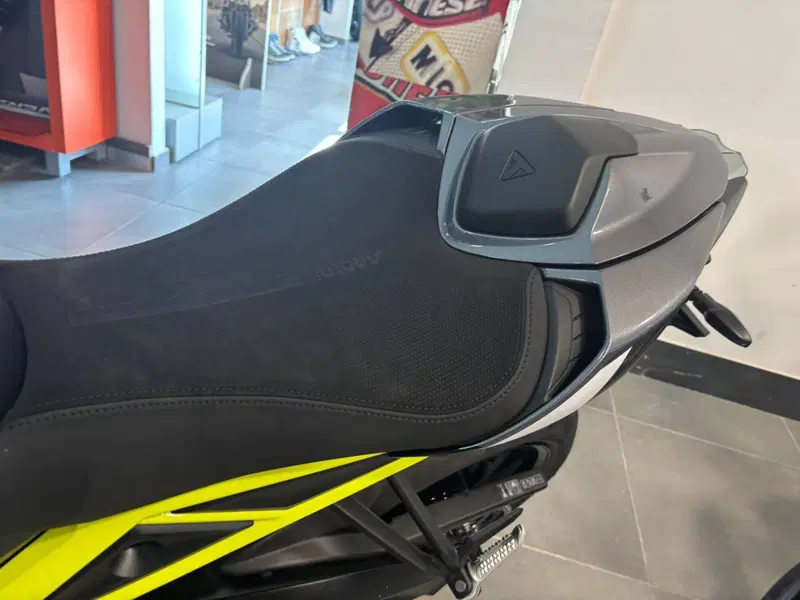 Triumph Street Triple 765 Moto2 (2026) (8)