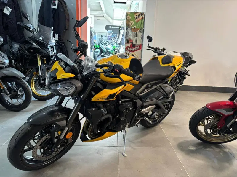 Triumph Street Triple 765 RS (2023 - 26) (3)