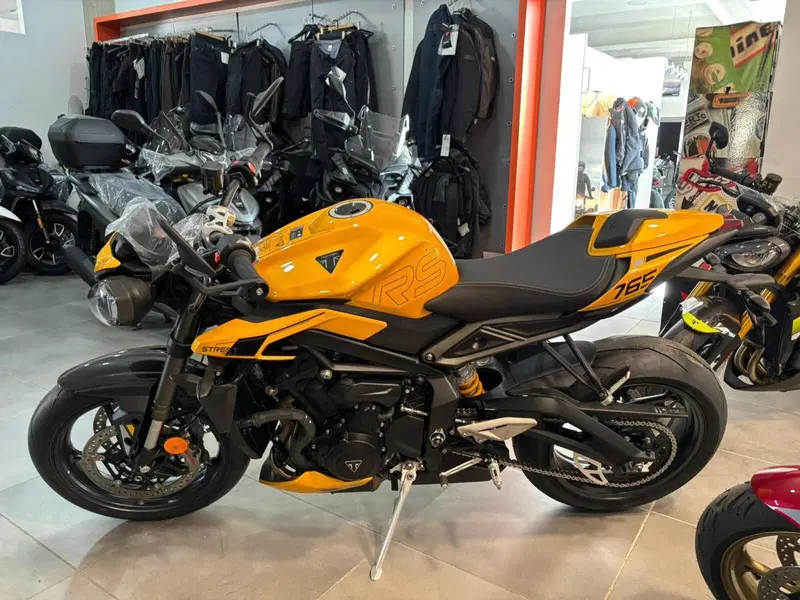 Triumph Street Triple 765 RS (2023 - 26) (2)