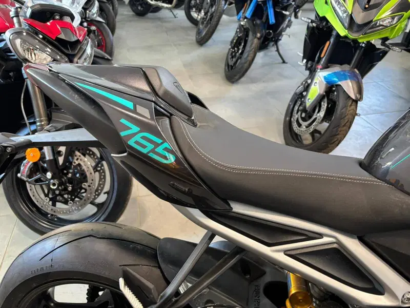 Triumph Street Triple 765 RS (2023 - 26) (5)