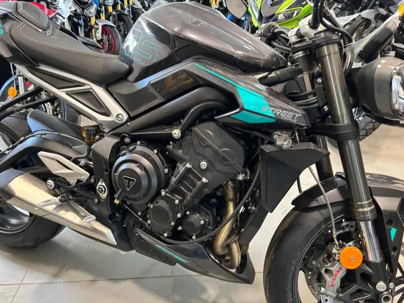 Triumph Street Triple 765 RS (2023 - 26) (4)
