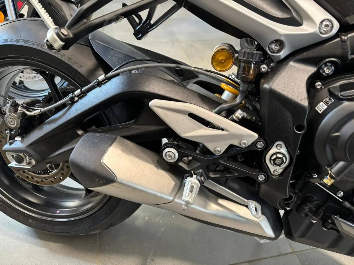 Triumph Street Triple 765 RS (2023 - 26) (7)