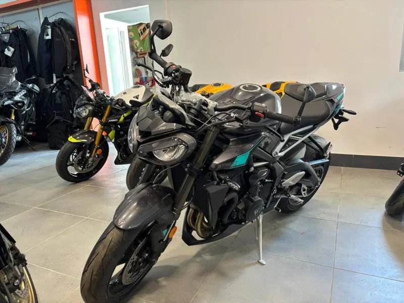 Triumph Street Triple 765 RS (2023 - 26) (3)