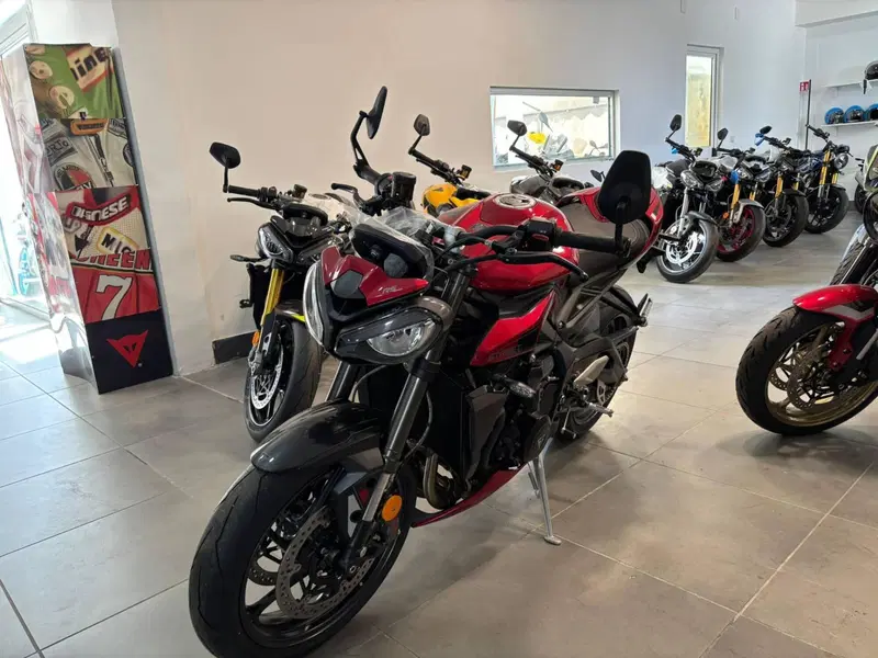 Triumph Street Triple 765 RS (2023 - 26) (3)