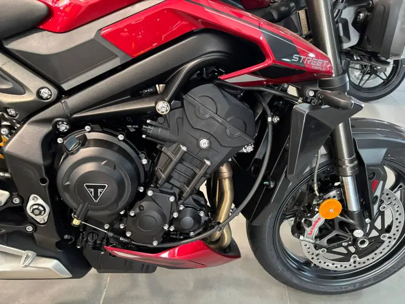 Triumph Street Triple 765 RS (2023 - 26) (4)
