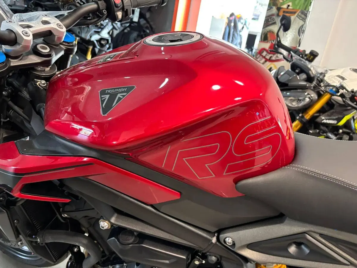 Triumph Street Triple 765 RS (2023 - 26) (6)