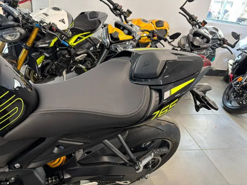 Triumph Street Triple 765 RS (2023 - 26) (6)