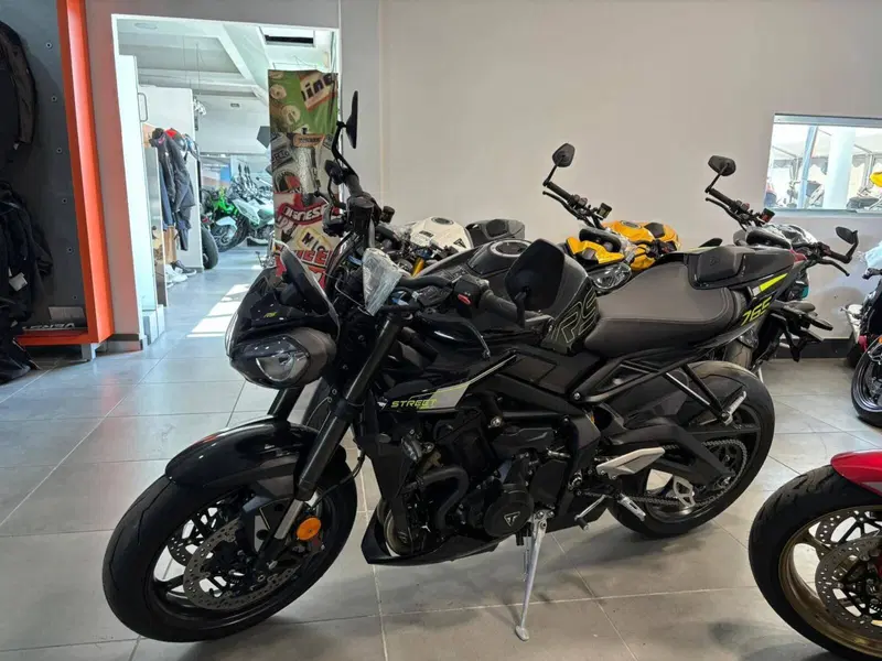 Triumph Street Triple 765 RS (2023 - 26) (2)