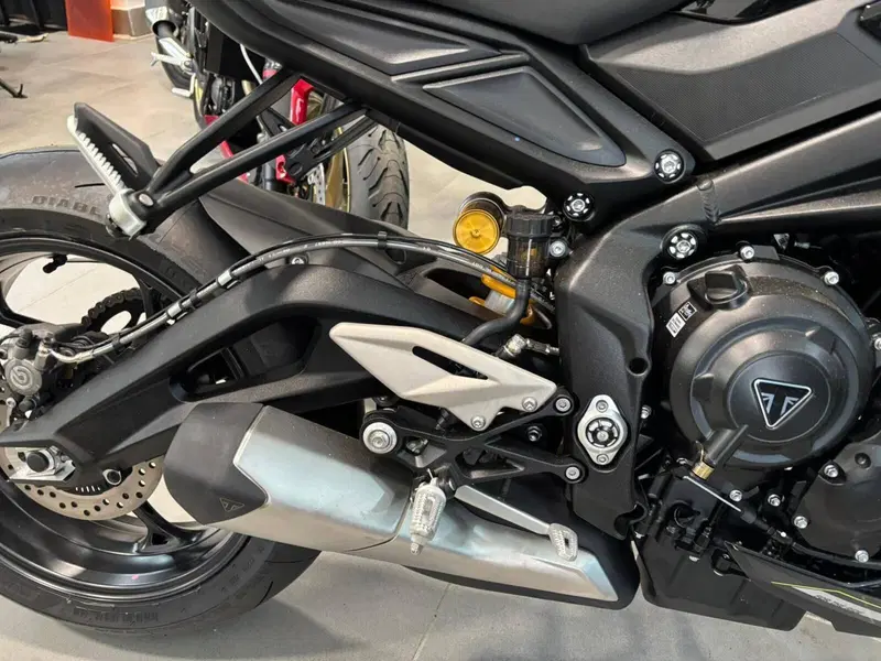 Triumph Street Triple 765 RS (2023 - 26) (7)
