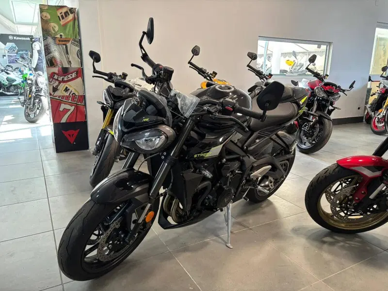 Triumph Street Triple 765 RS (2023 - 26) (4)