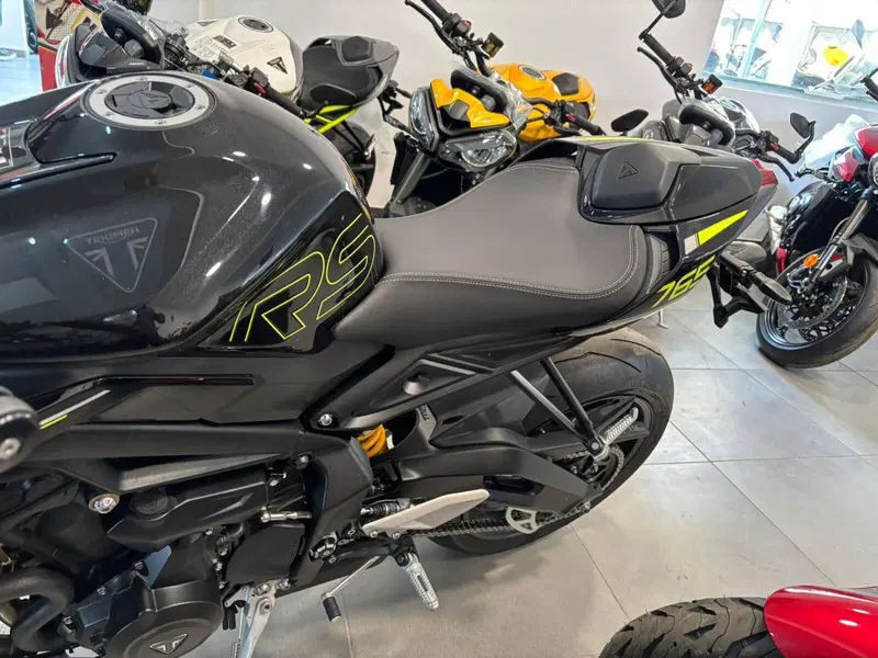 Triumph Street Triple 765 RS (2023 - 26) (8)