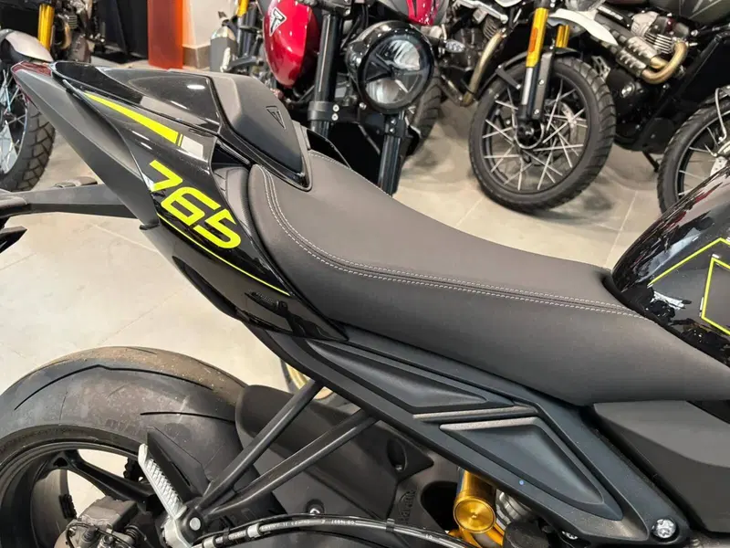 Triumph Street Triple 765 RS (2023 - 26) (9)