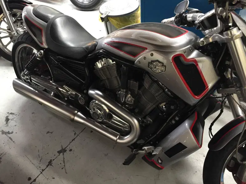 Harley-Davidson 1250 V-Rod Muscle (2009 - 17) - VRSCF (4)