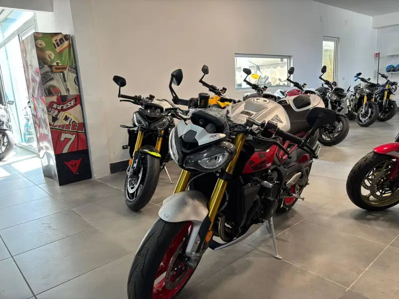 Triumph Street Triple 765 RX (2026) (3)