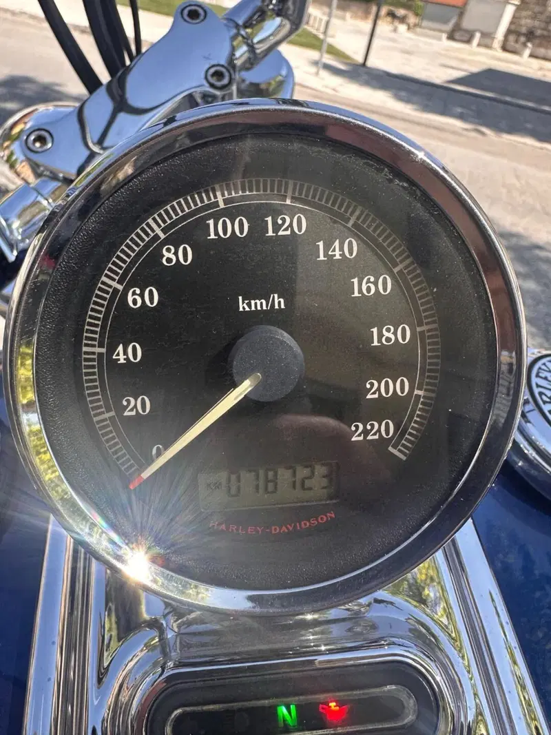Harley-Davidson 1584 Rocker C (2009 - 11) - FXCWC (14)