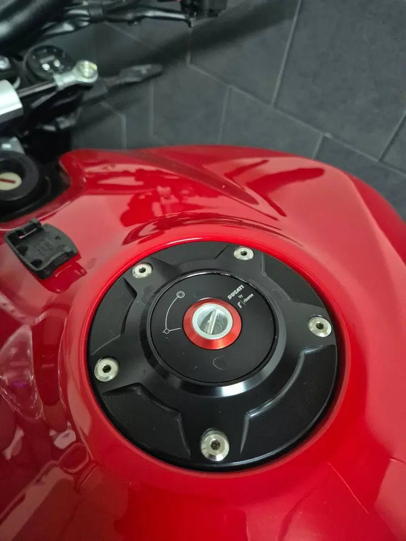 Ducati Streetfighter V2 (2022 - 24) (3)