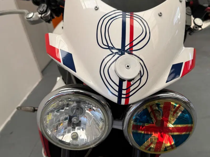 Triumph Street Triple R (2009 - 12) (3)