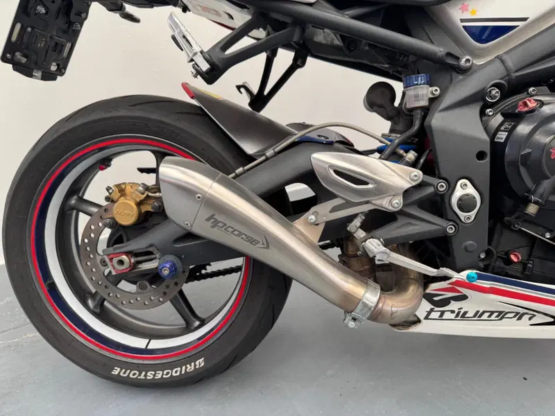 Triumph Street Triple R (2009 - 12) (4)