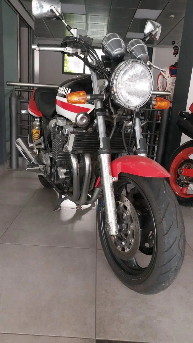 Yamaha XJR 1300 (7)