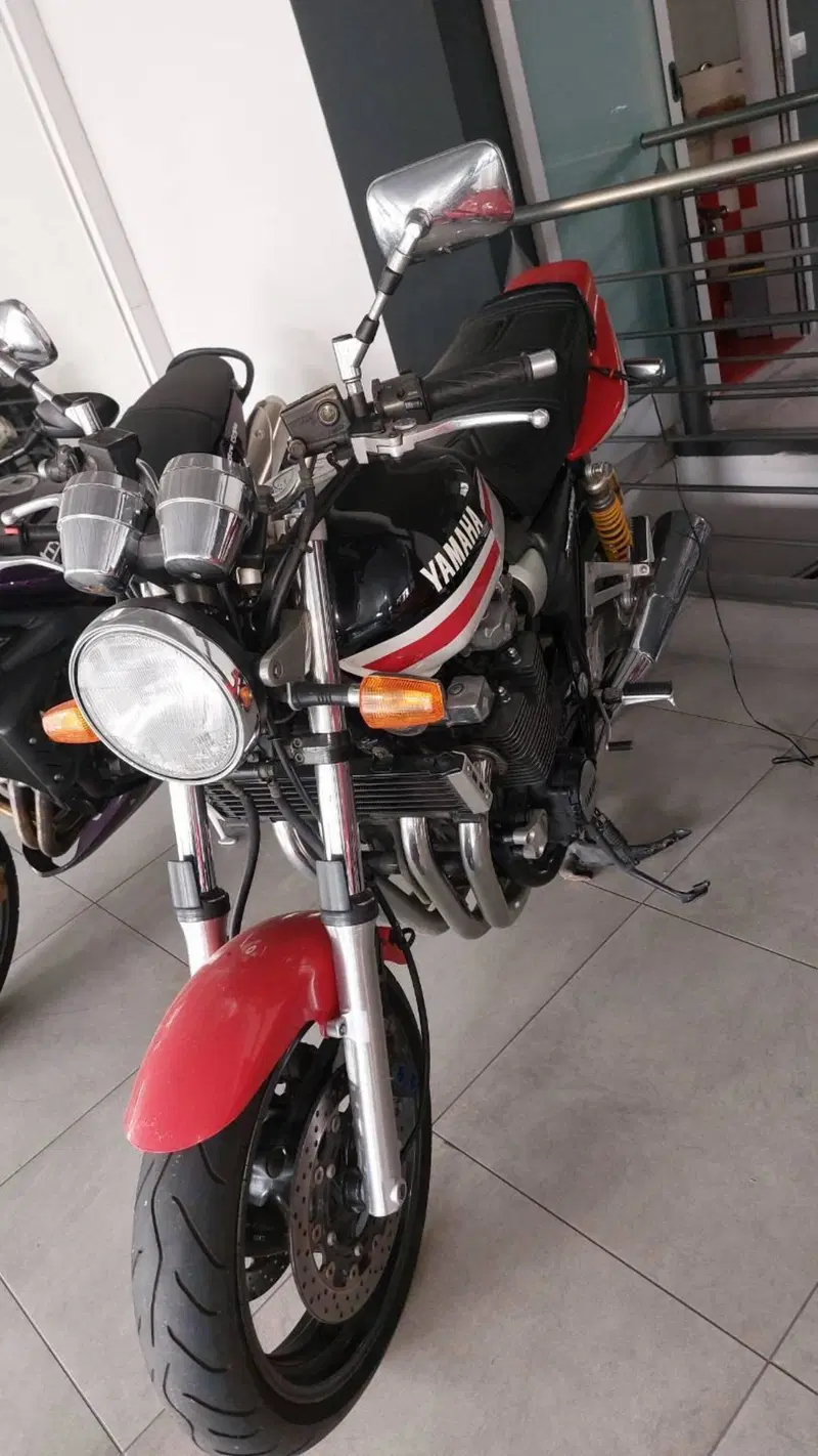 Yamaha XJR 1300 (8)