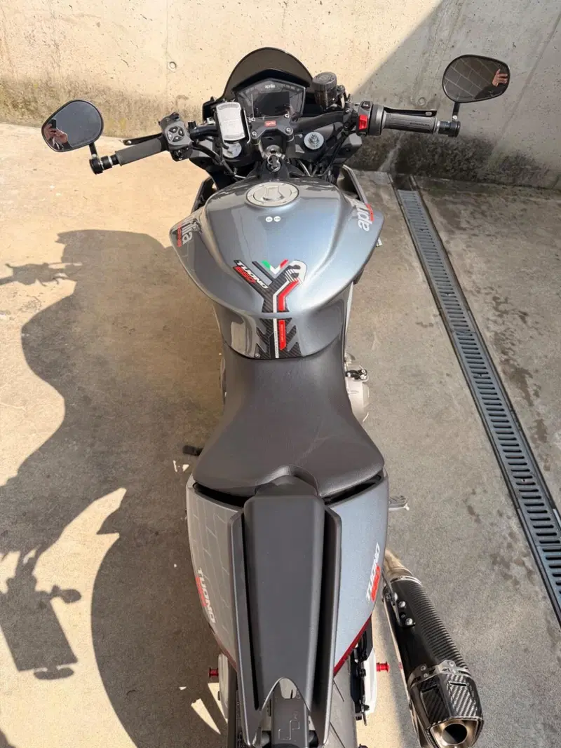 Aprilia Tuono 660 (2021 - 25) (2)