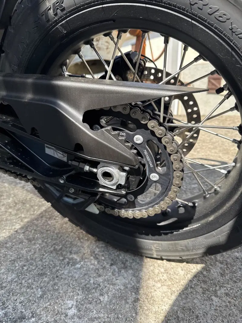 Husqvarna Norden 901 (2022 - 26) (8)