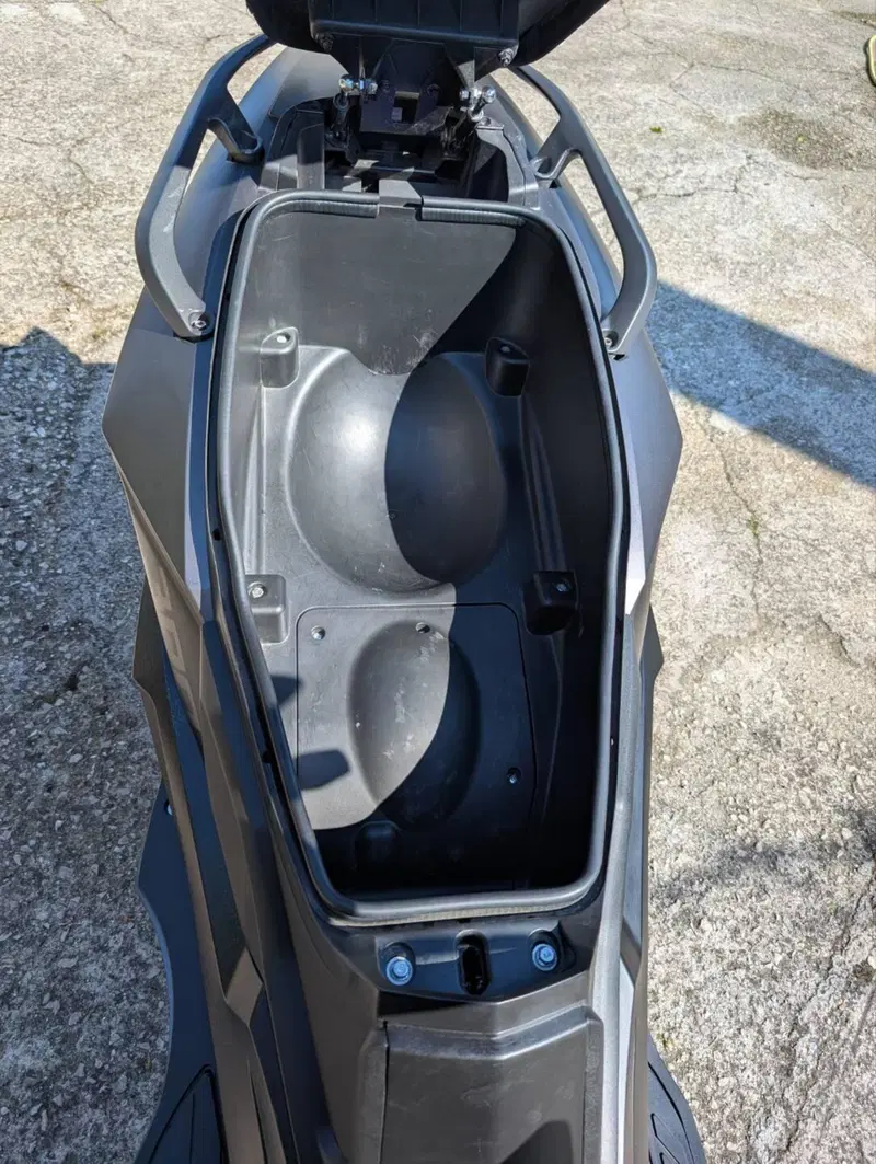 Wottan Motor ST-S 300 (2025) (9)
