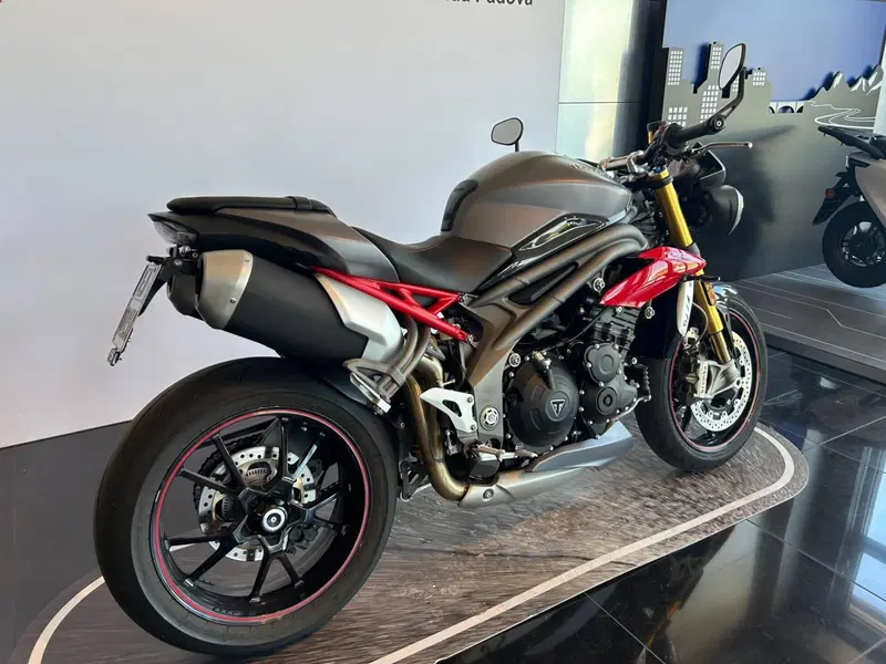 Triumph Speed Triple 1050 R ABS (2016 - 17) (2)