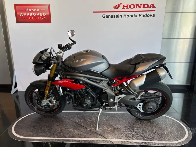 Triumph Speed Triple 1050 R ABS (2016 - 17) (4)