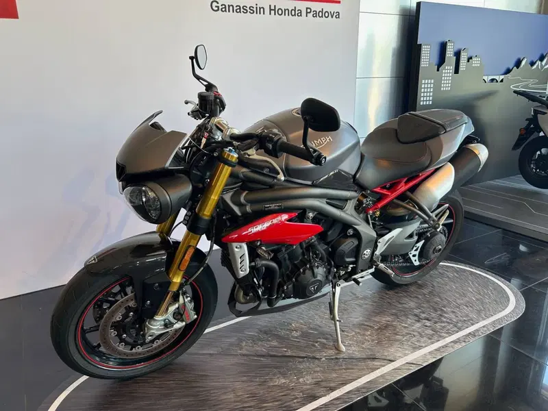 Triumph Speed Triple 1050 R ABS (2016 - 17) (5)