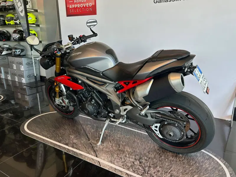 Triumph Speed Triple 1050 R ABS (2016 - 17) (6)
