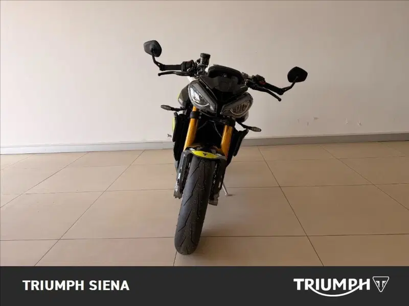 Triumph Street Triple 765 Moto2 (2026) (2)