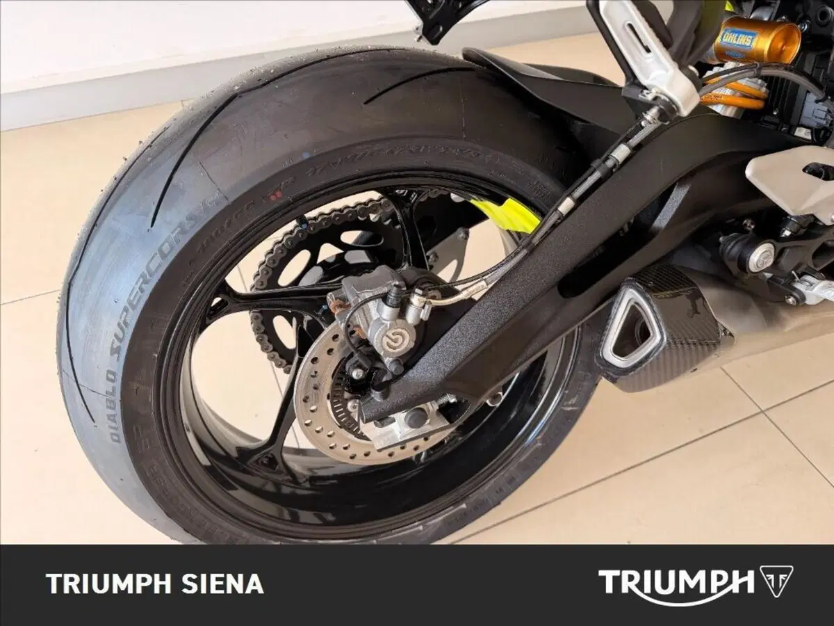 Triumph Street Triple 765 Moto2 (2026) (10)