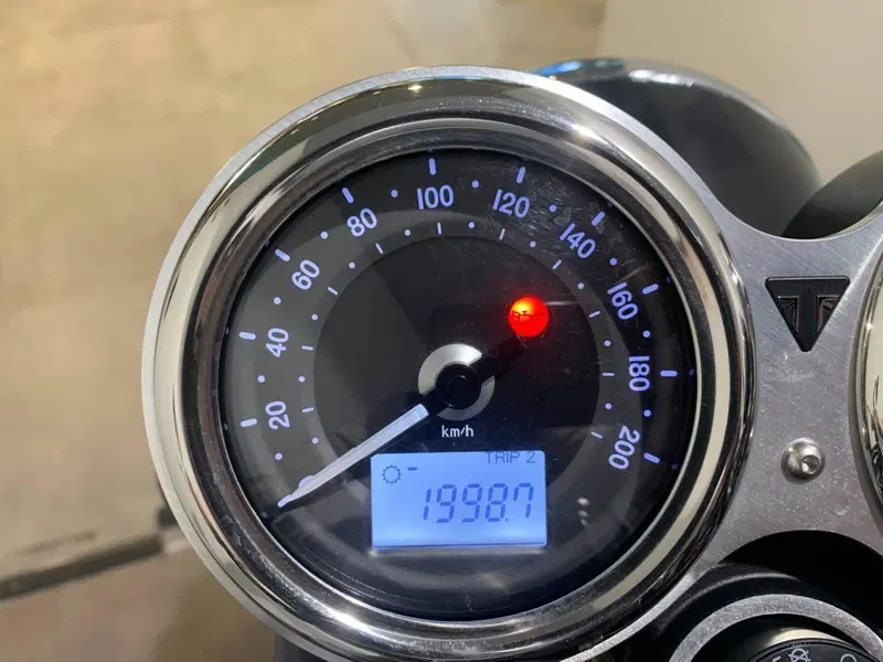 Triumph Bonneville T100 (2017 - 20) (6)