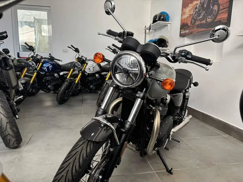 Triumph Bonneville T100 (2026) (4)