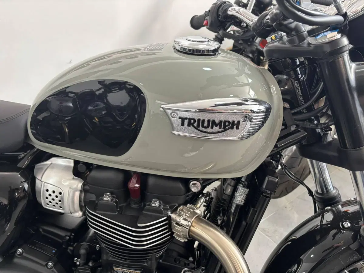 Triumph Bonneville T100 (2026) (5)