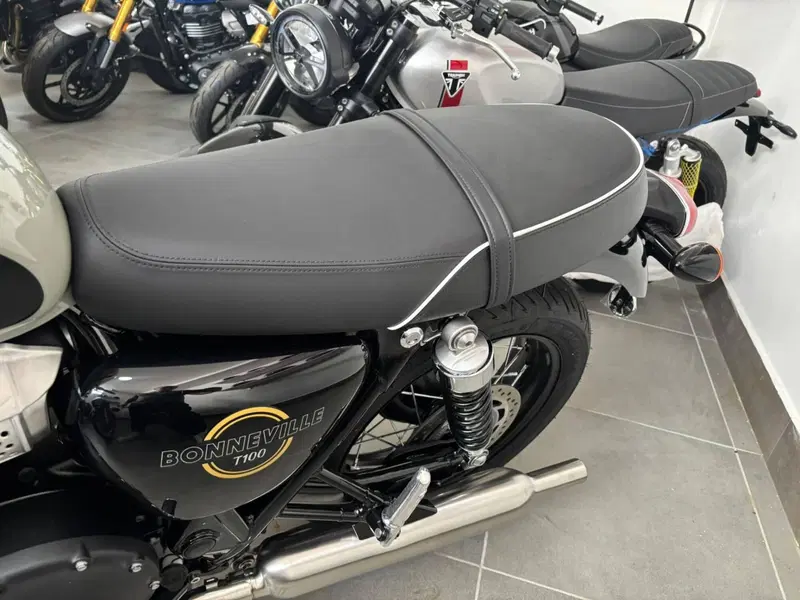 Triumph Bonneville T100 (2026) (8)