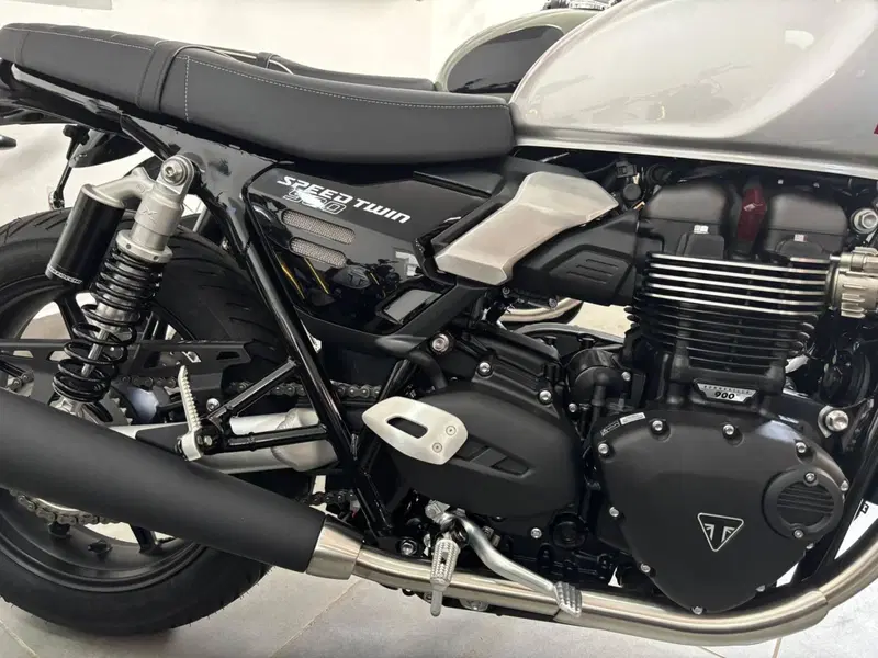 Triumph Speed Twin 900 (2025 - 26) (5)